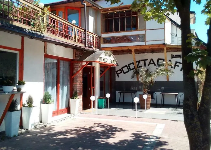 Goscinne Pocztacaffe 住宿加早餐酒店 *